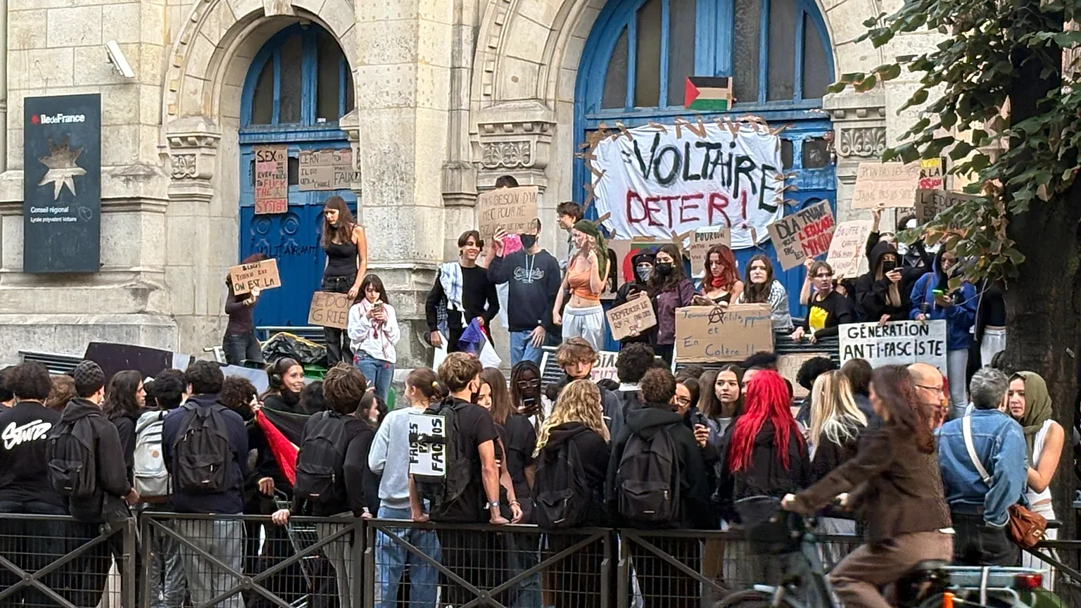 France School Protests Escalate as Fires and Clashes Spread